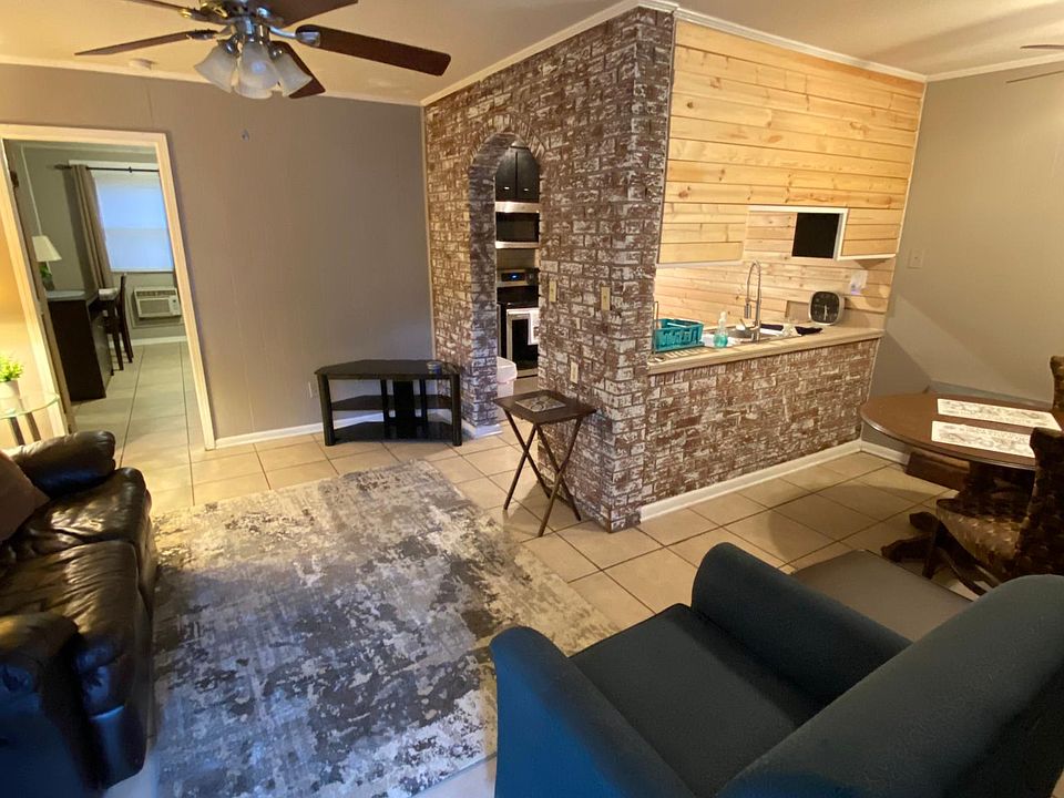 1st image of 3821 Saint Johns Ave #12