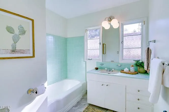 4837 Crown Ave — Photo 19