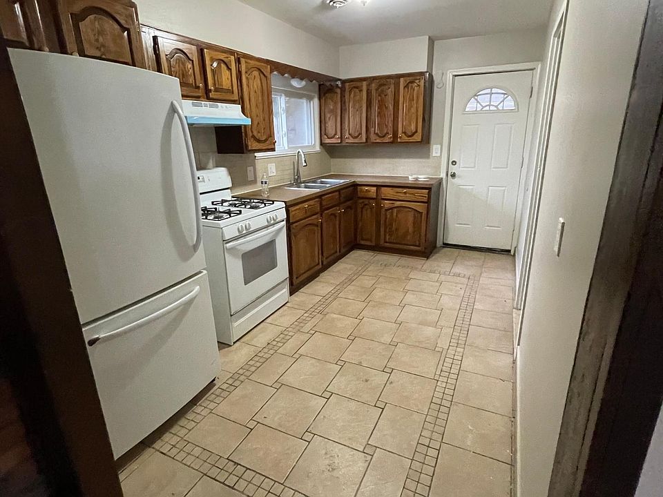 1st image of 846 E Harwood Ave