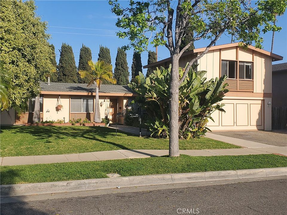1st image of 321 N Seranado St