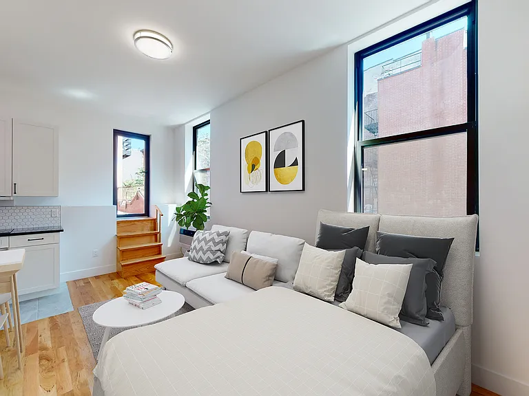 37 1/2 Bedford St #2B — Photo 2