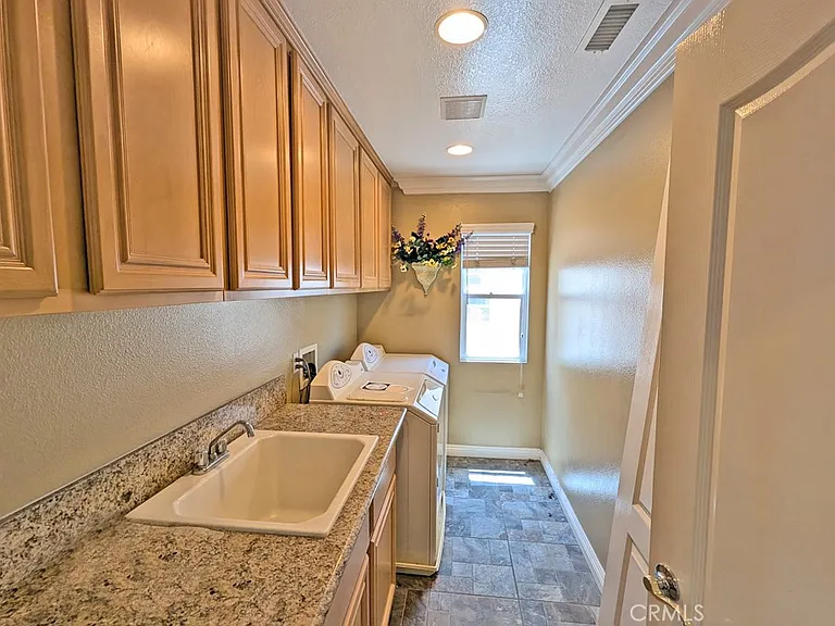 17801 Powell Pl — Photo 29