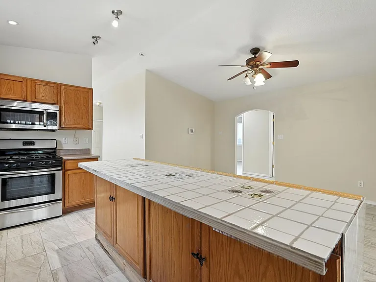 6505 Evesham Rd NW — Photo 10