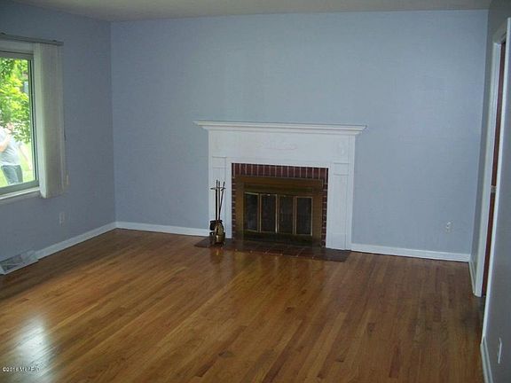 5th image of 1447 Lewison Ave NE