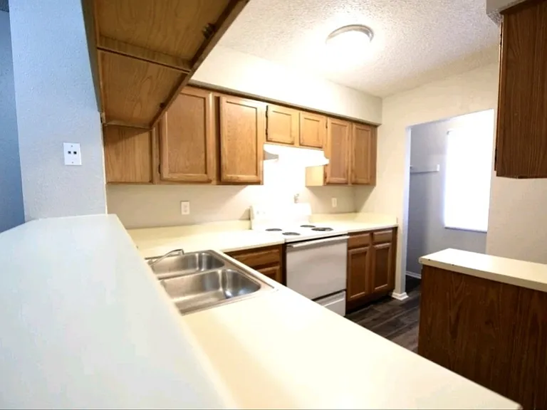 2193 Aspen Dr — Photo 6