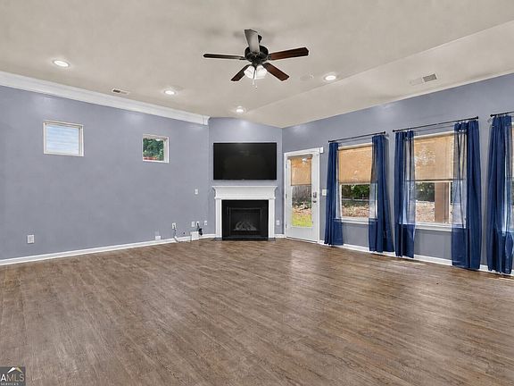 3rd image of 21 Copeland Ln