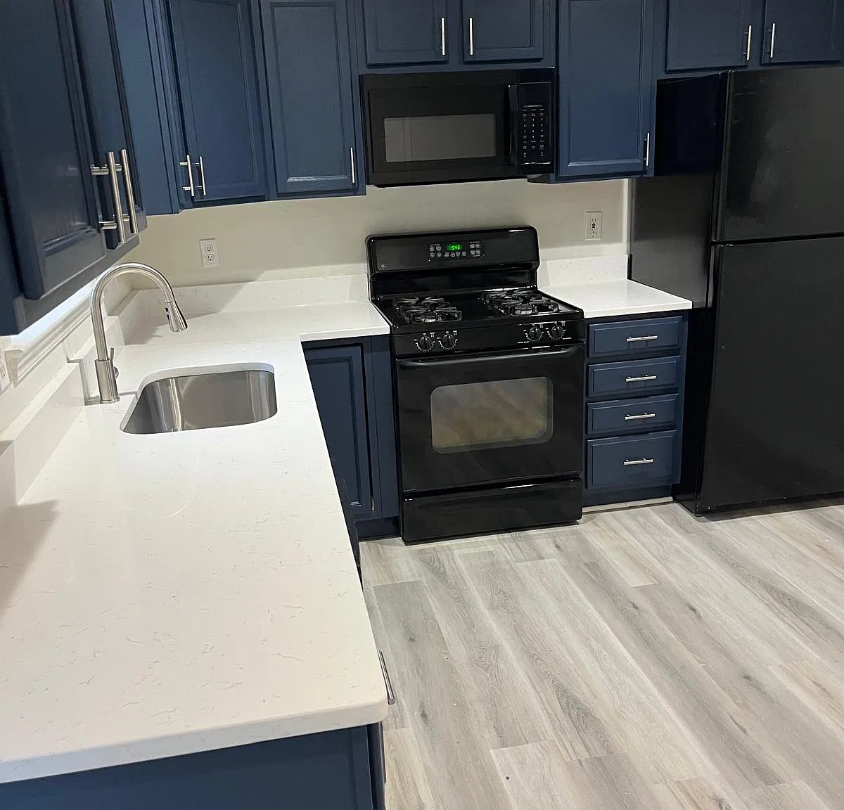 3 bed, 1800 sqft, $2,100 — Photo 1