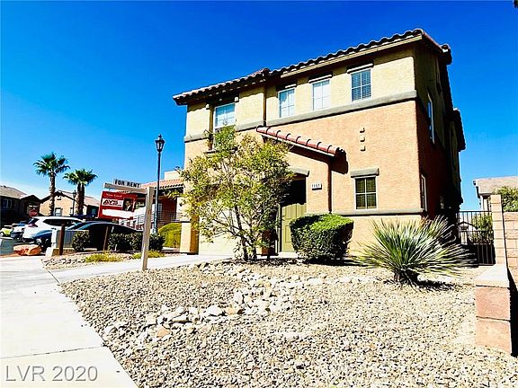 3rd image of 1161 Desert Mountain Dr