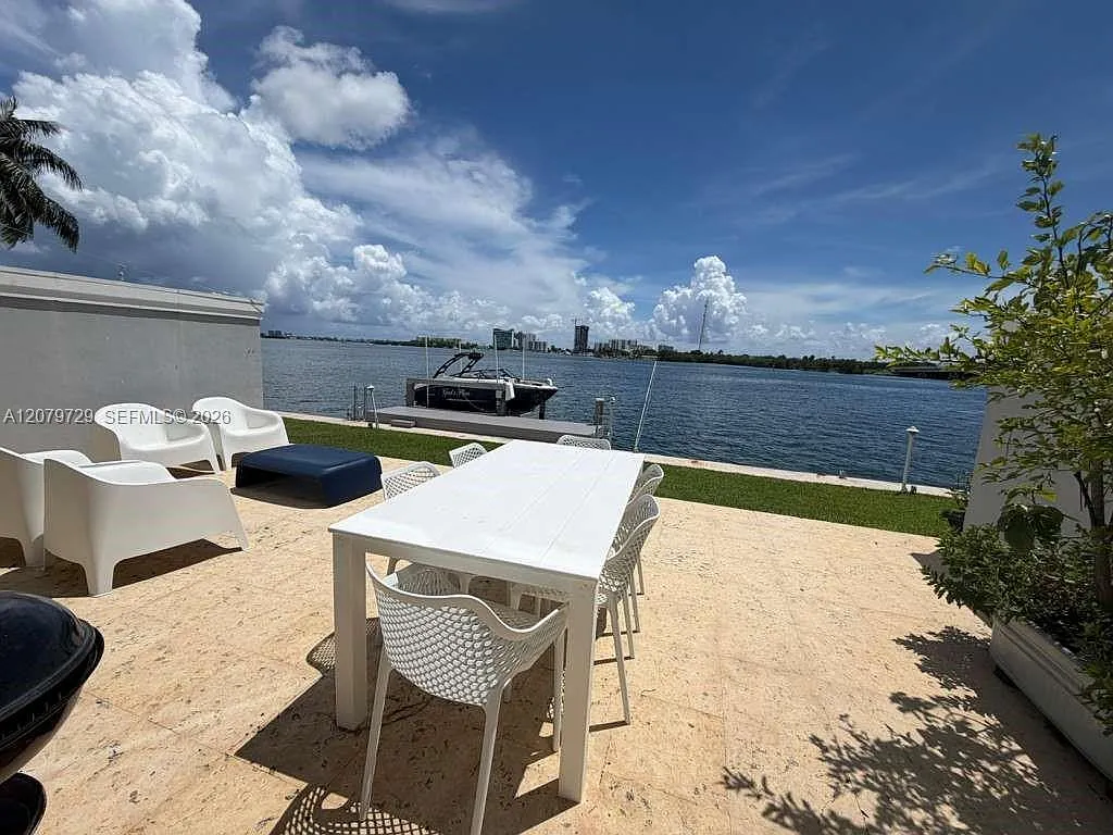 Blue Bay Villas Condo — Photo 1