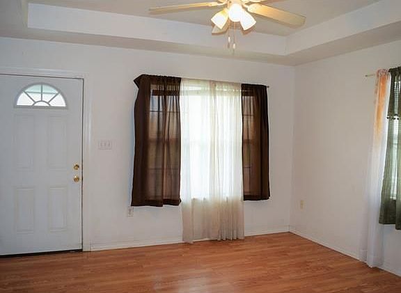 4th image of 6221 N Johnson St