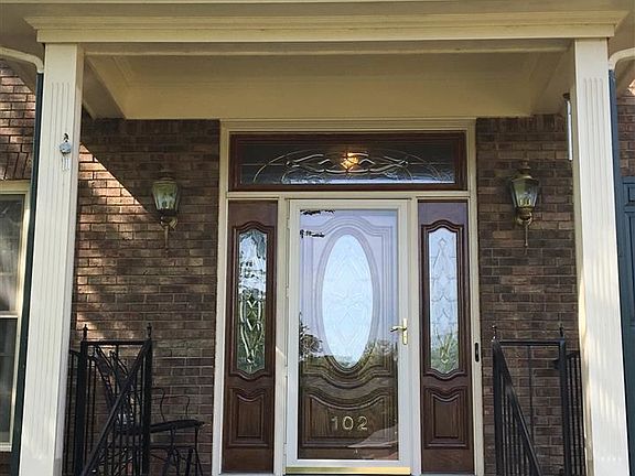 2nd image of 102 Lake Shore Dr