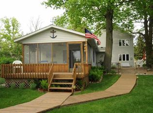 12323 N Kings Dr, Syracuse, IN 46567