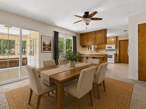 3rd image of 396 Golden Oak Dr