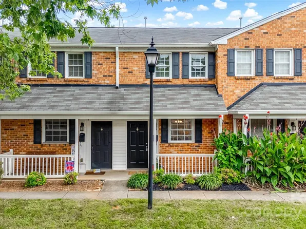 1310 Green Oaks Ln, Charlotte, NC 28205