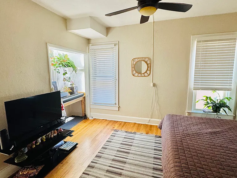 1638 N Franklin St #4 — Photo 6