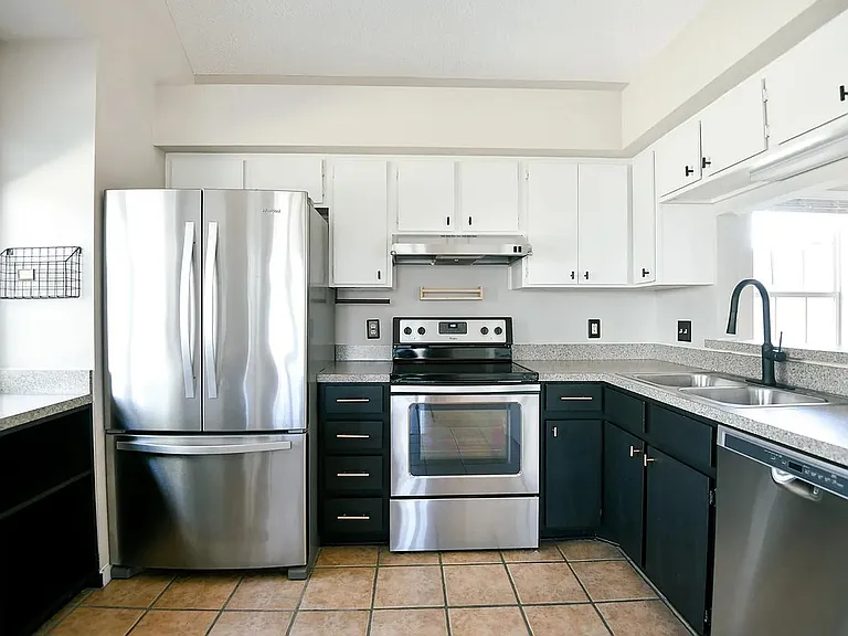 5918 Colchester Dr — Photo 3