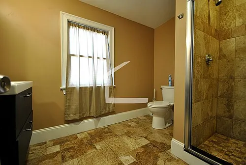 39 Woodstock Ave #2 Photo 1