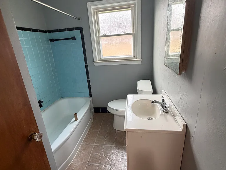 8046 Greenlawn St — Photo 7
