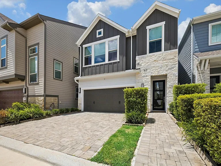 10960 Hewitt Cliff Ln — Photo 2