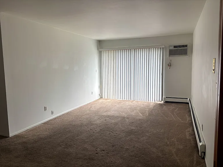 1520 Crooks Rd — Photo 16