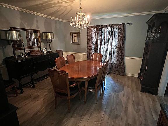 4th image of 9 Sweetbrush Ave