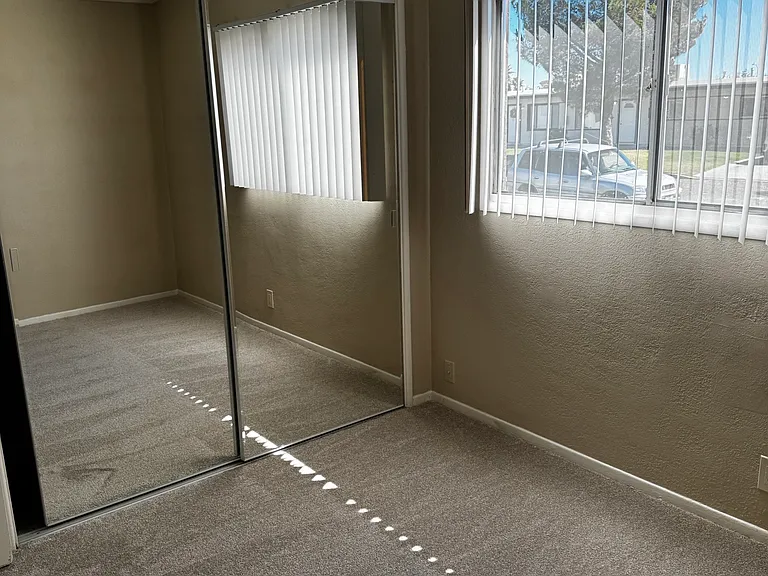 233 Oasis Dr — Photo 9