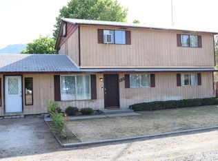 135 Eveline St, Pateros, WA 98846