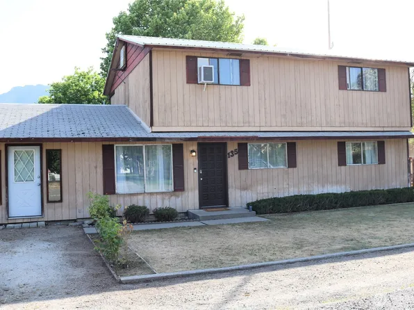 135 Eveline Street, Pateros, WA 98841