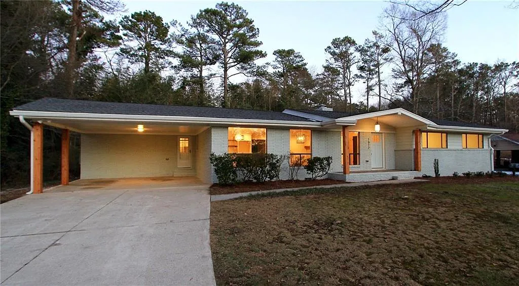 1612 Lancaster Dr photo 1