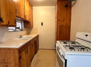 940 Water St #4, Bakersfield, CA 93305