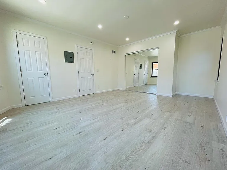 326 N Ogden Dr #1/2 — Photo 8