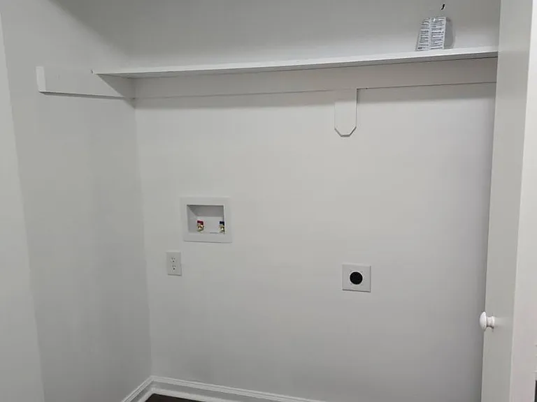 401 Hilltop Dr — Photo 17
