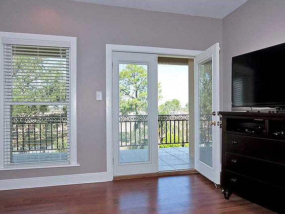 4th image of 6148 Bellaire Dr
