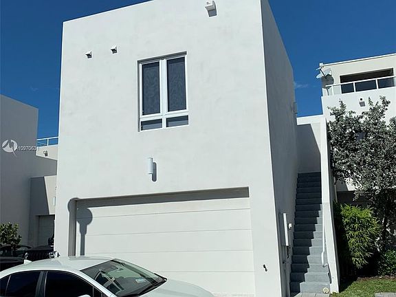 4th image of 10540 NW 65th Ln