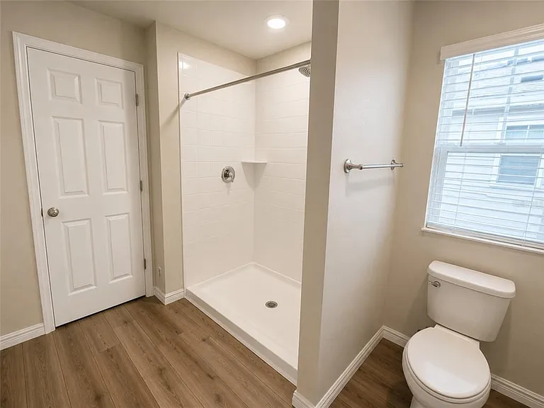 1352 Derry Ave — Photo 20