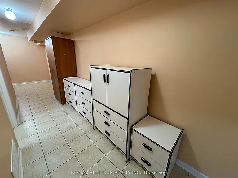 11 Hubner Dr #BASEMENT — Photo 30