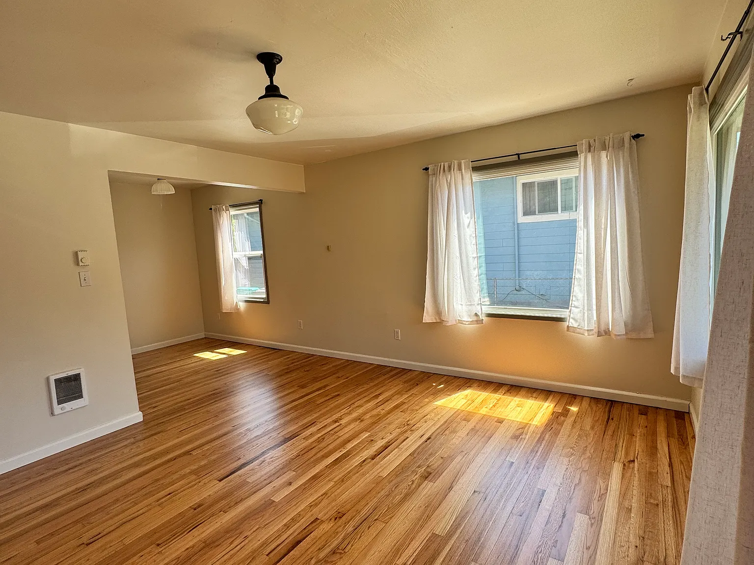 2 bed, 784 sqft, $2,225 — Photo 3