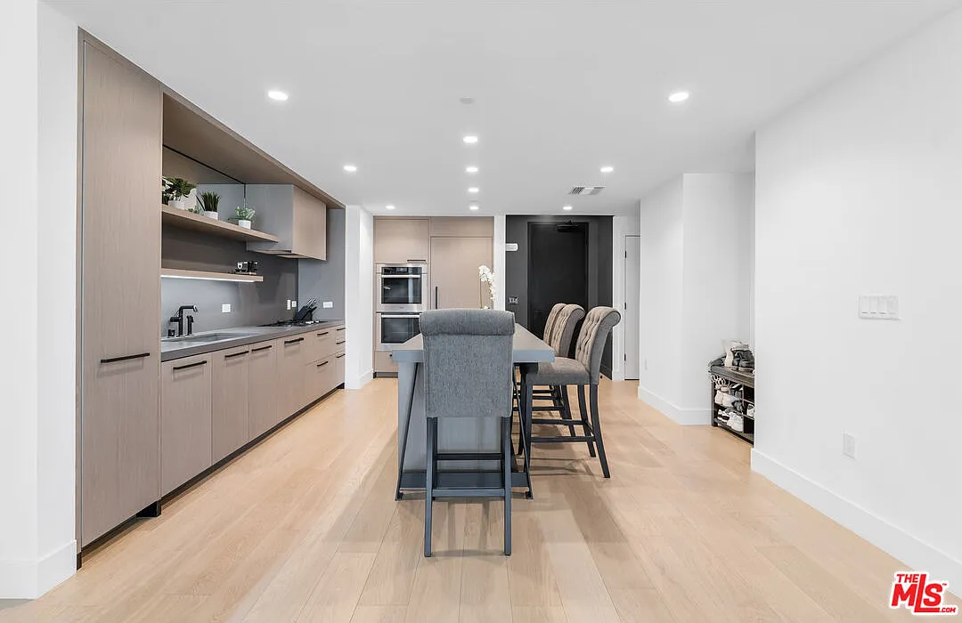 2 bed, 3.0 bath, 1380 sqft, $8,000 — Photo 4