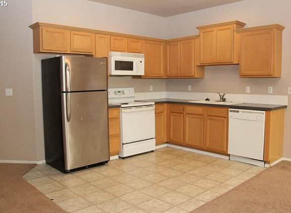 3rd image of 6002 NE 33rd Cir NW