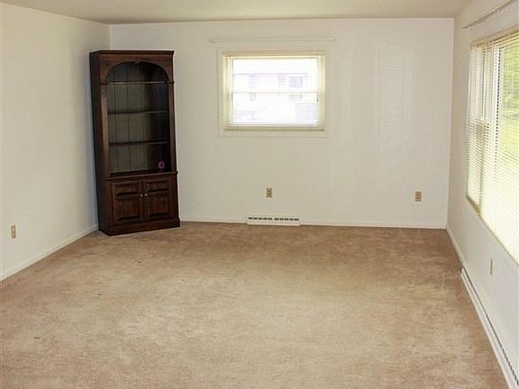 2nd image of 775 Hillview Dr