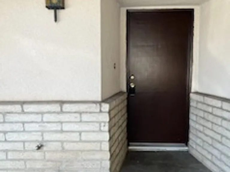 41893 & 41895 Briarwood Ave — Photo 2