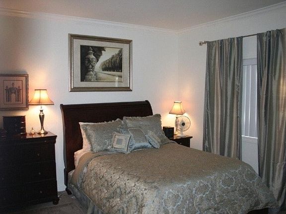 3rd image of 1315 S Carmelina Ave APT 204