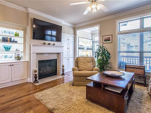3rd image of 4871 Carre Way
