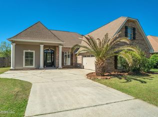 2305 Sunkist Country Club Rd, Biloxi, MS 39532