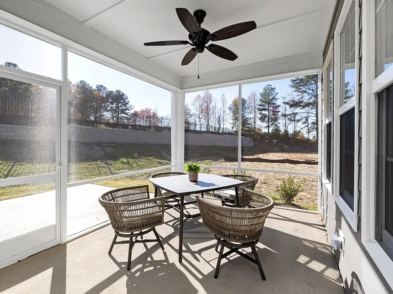1004 Greatland Rd — Photo 4