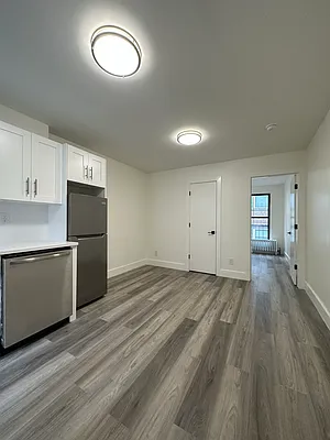 Rented by Peter R. Hungerford, LREB | media 4