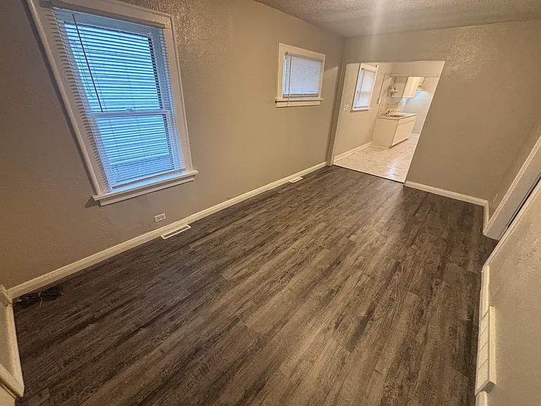 1350 Abbott Ave — Photo 3