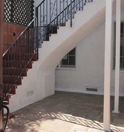 2nd image of 239 S Doheny Dr