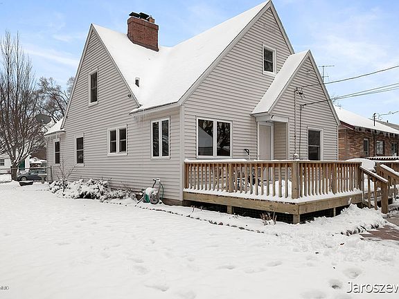 4th image of 745 Dorroll St NE