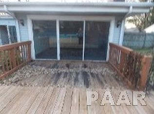 324 Forest Dr, Pekin, IL 61554